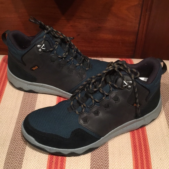 teva arrowood mid mens